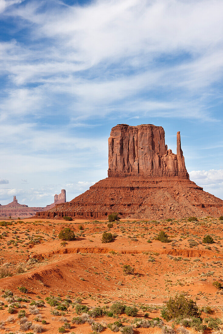  Der West Mitten Butte im Monument Valley Navajo Tribal Park. Arizona, USA. 