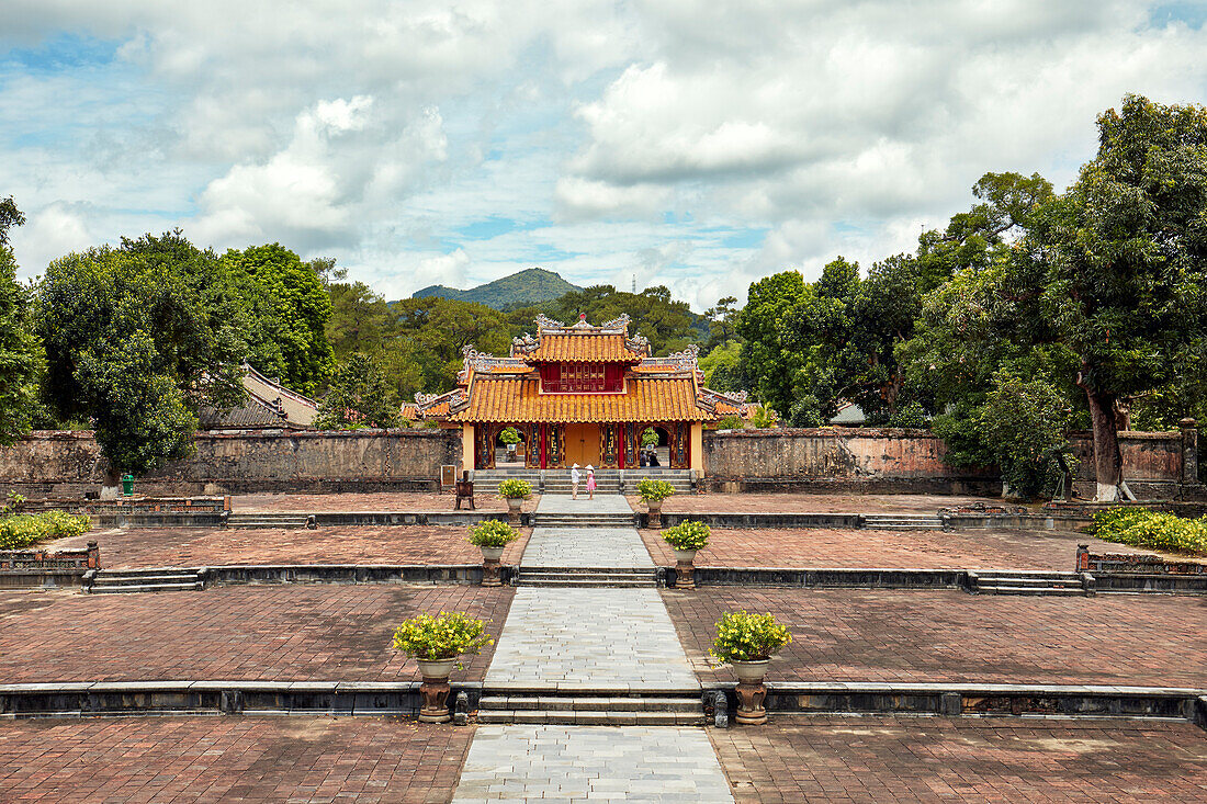  Hien-Duc-Tor am Grab von Minh Mang (Hieu-Grab). Hue, Vietnam. 