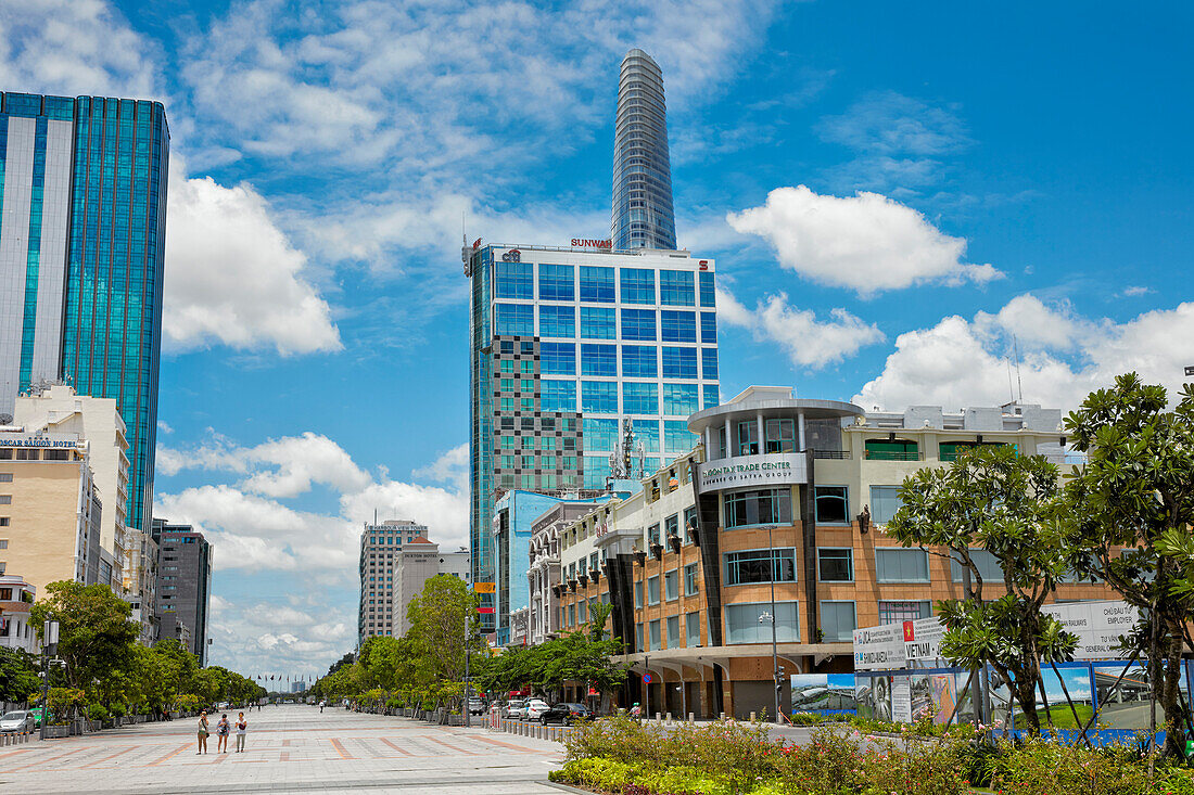  Moderne Gebäude in der Nguyen Hue Straße. Bezirk 1, Ho-Chi-Minh-Stadt, Vietnam. 