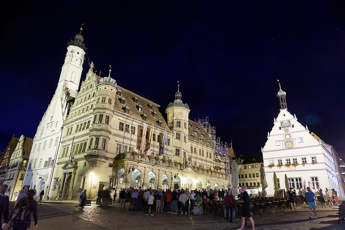 Illuminated City Hall with medieval Tower, Baroque Facade, Market Square, Rothenburg ob der Tauber, Franconia, Bavaria, Germany