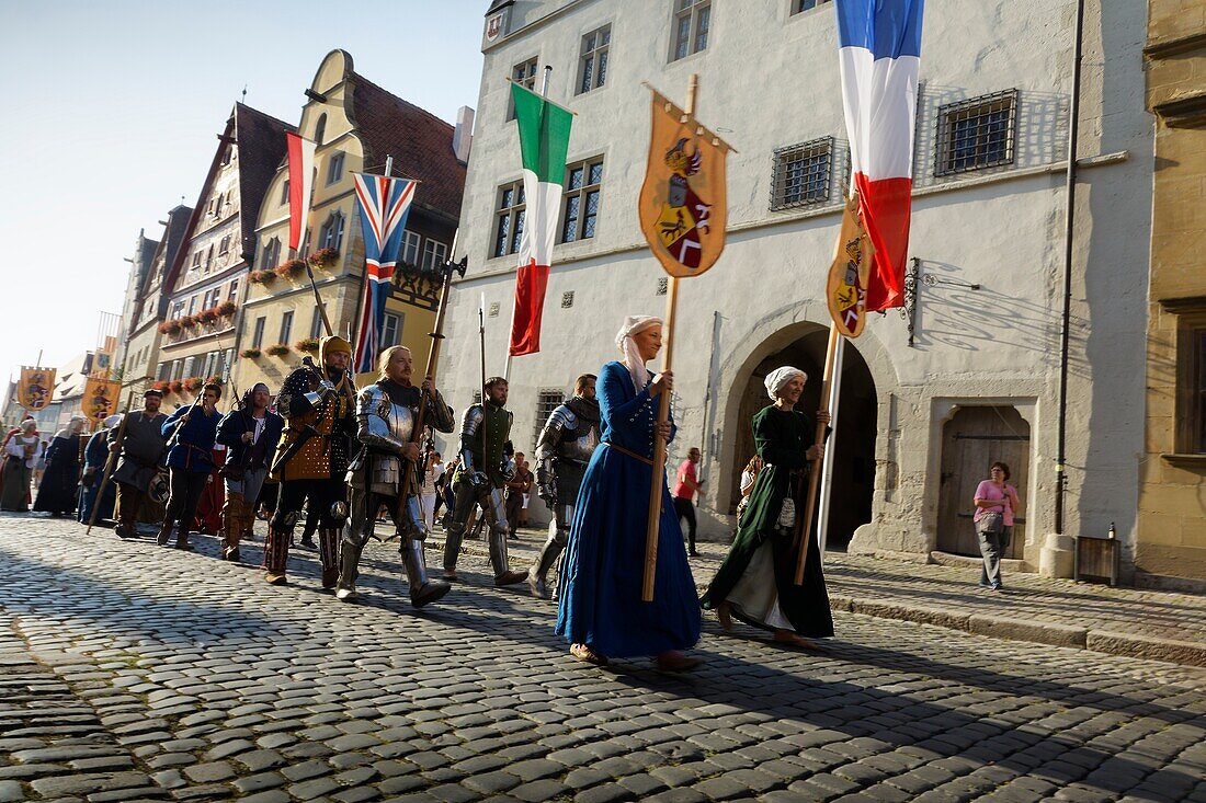 Historical medieval reenactment, 50th Anniversary Imperial City Festival, Knights, Musciians, Procession, Rothenburg ob der Tauber, Franconia, Bavaria, Germany