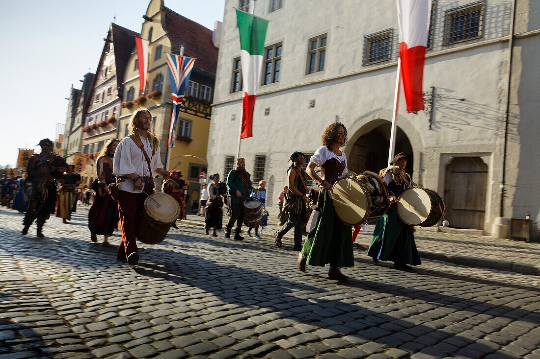 Historical medieval reenactment, 50th Anniversary Imperial City Festival, Knights, Musciians, Procession, Rothenburg ob der Tauber, Franconia, Bavaria, Germany