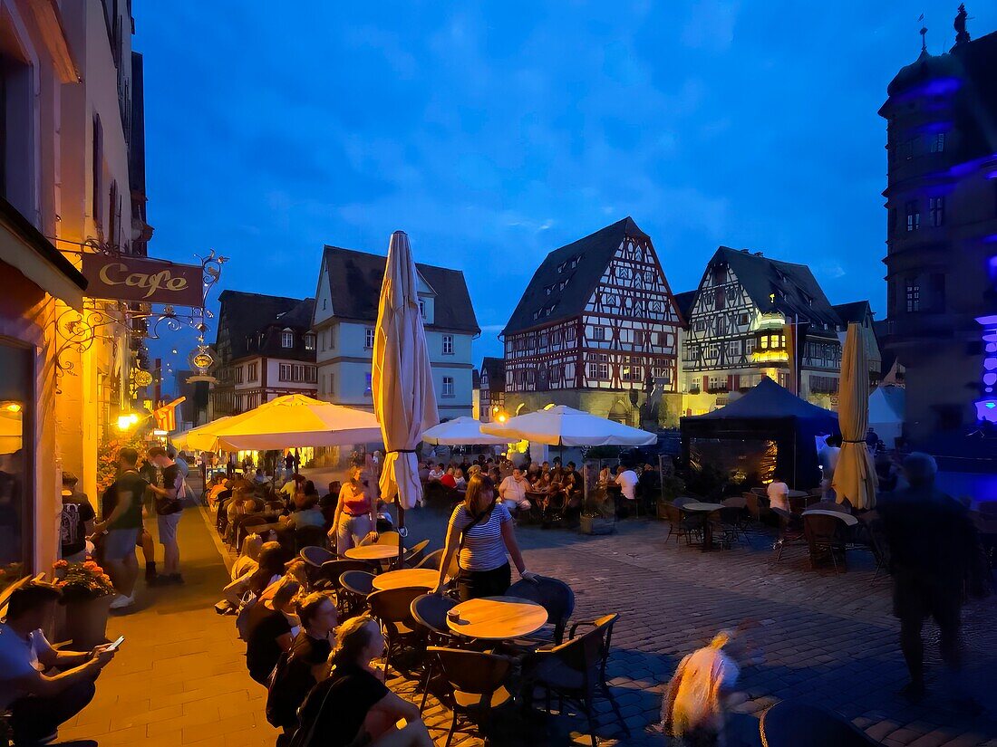 Restaurants, Market Square, Twilight, Illuminated, Rothenburg ob der Tauber, Franconia, Bavaria, Germany