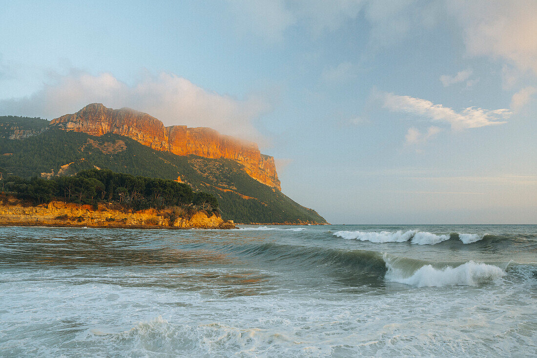  View of the red rocks of Cap Canaille near Cassis, Provence-Alpes-Côte d&#39;Azur; France 