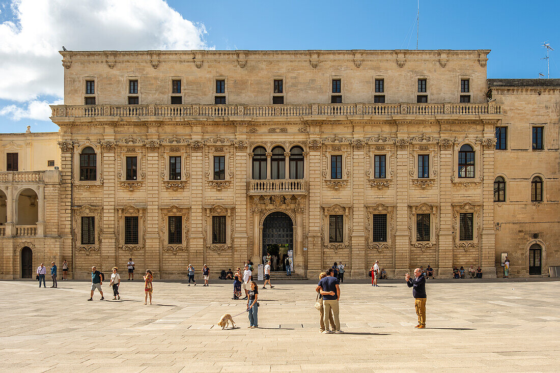  Der Seminarpalast (Palazzo del Seminario) in Lecce, Apulien, Italien. Darin befindet sich das Diözesanmuseum für sakrale Kunst 