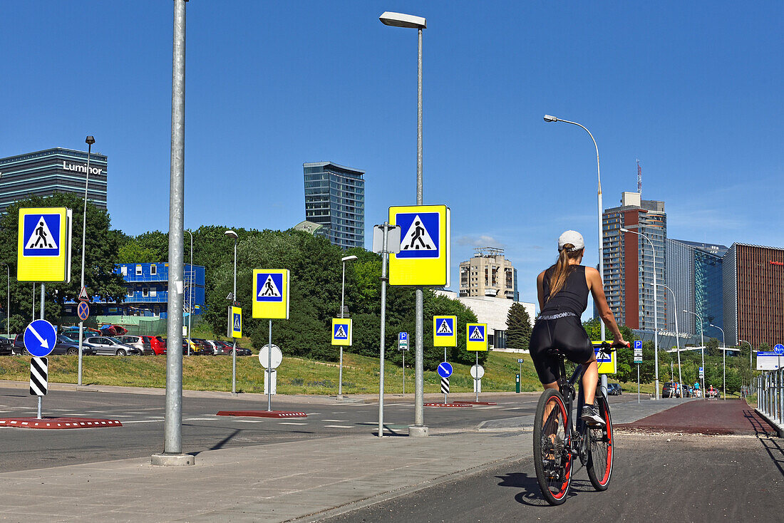  Fußgängerüberweg, Snipiskes Bezirk, Vilnius, Litauen, Europa 