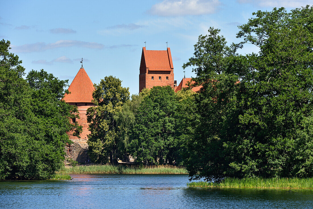  Burg Trakai auf einer Insel im See Galve, Litauen, Europa 