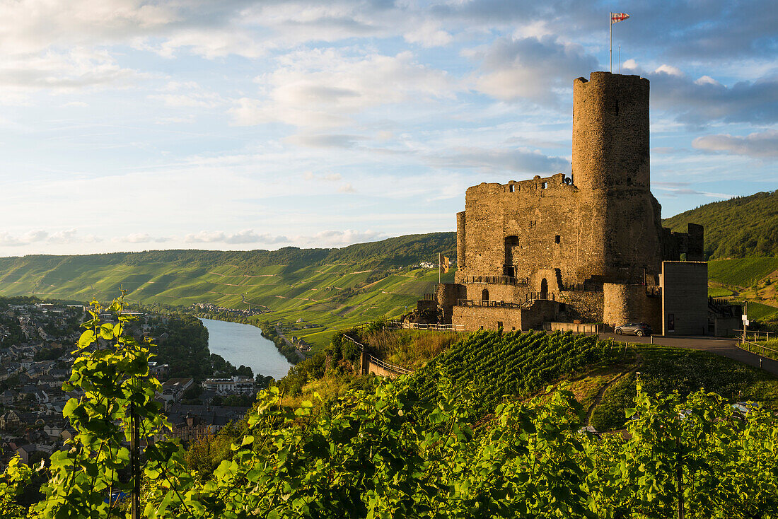 Burg Landshut, Sonnenuntergang, Moselsteig, Bernkastel-Kues, Mosel, Rheinland-Pfalz, Deutschland