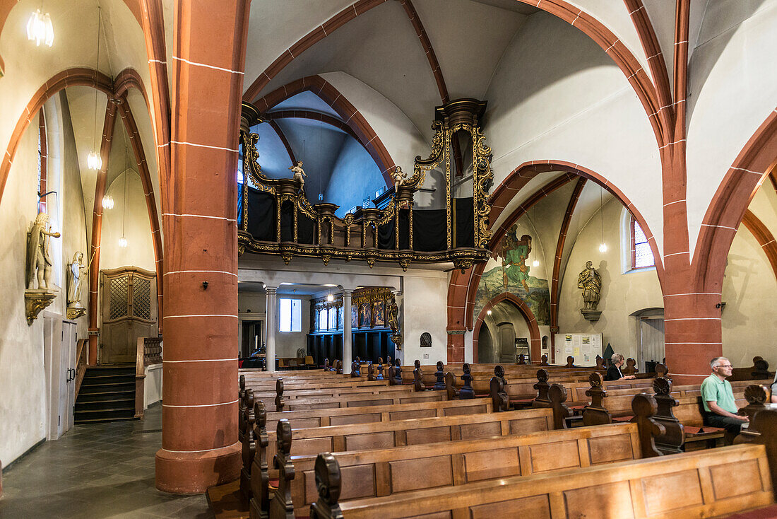 Innenansicht, Pfarrkirche St Michael, Bernkastel-Kues, Mosel, Rheinland-Pfalz, Deutschland