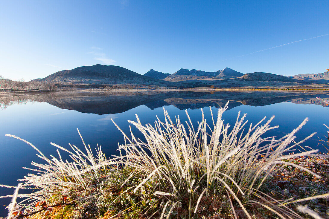  Mountains, mountains, lake, reflection, Dørålen, Døråldalen, Rondane National Park, Dovre, Oppland, Norway 