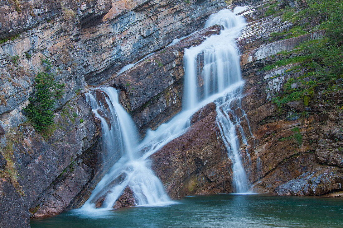  Cameron Falls, Waterton, Waterton Lakes National Park, Alberta, Canada 