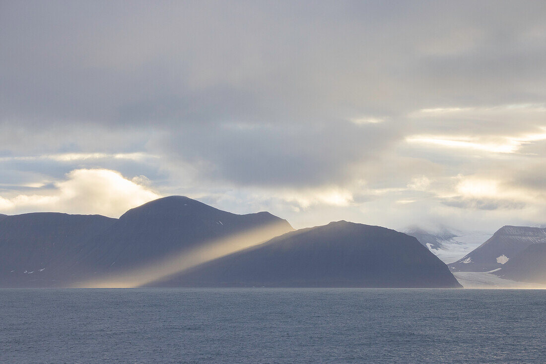  Lighting moods on Sorkapp Land, Spitsbergen, Norway 