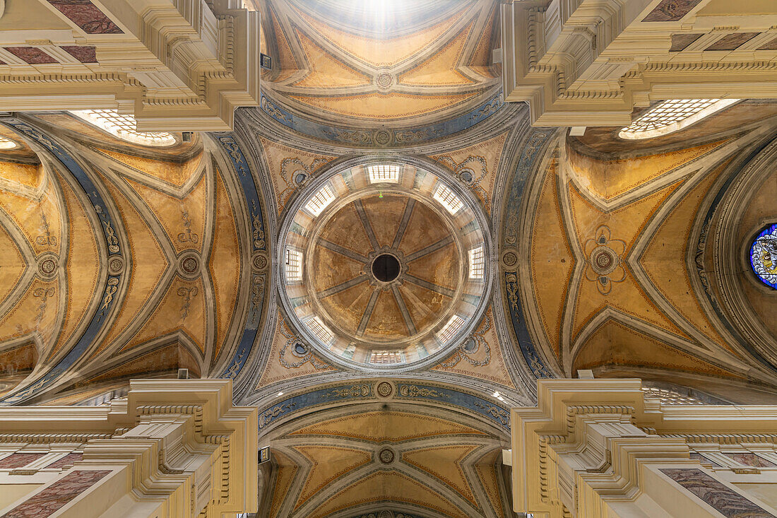  Dome of the church Chiesa Parrocchiale della Trasfigurazione di Nostro Signore Gesú Cristo in Taurisano, Apulia, Italy, Europe 