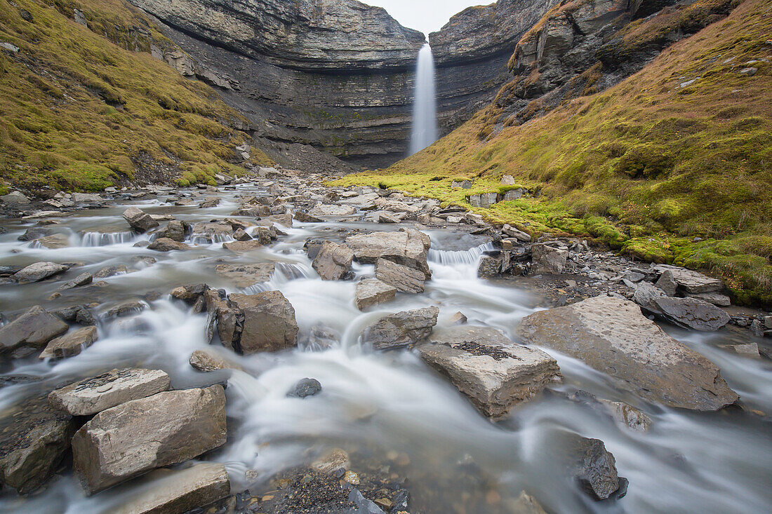  Hemsilfossen waterfall, Ekmanfjord, Spitsbergen 