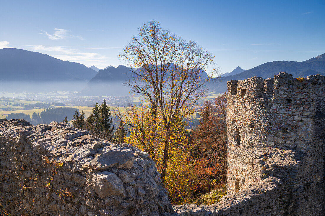  At the castle ruin Hohenfreyberg in the Ostallgäu near Pfronten in autumn, Bavaria, Germany, Europe 