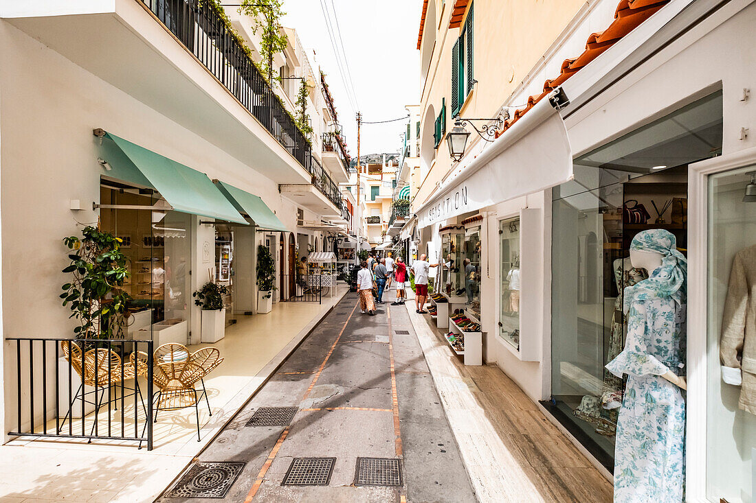  Shops and boutiques in the streets of Capri, Capri, Gulf of Naples, Italy 