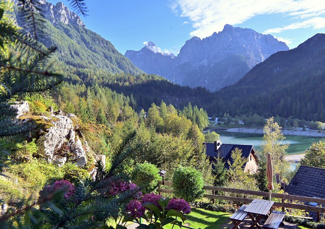 Am Jasna-See bei Kranjska Gora, Julische Alpen, Slowenien