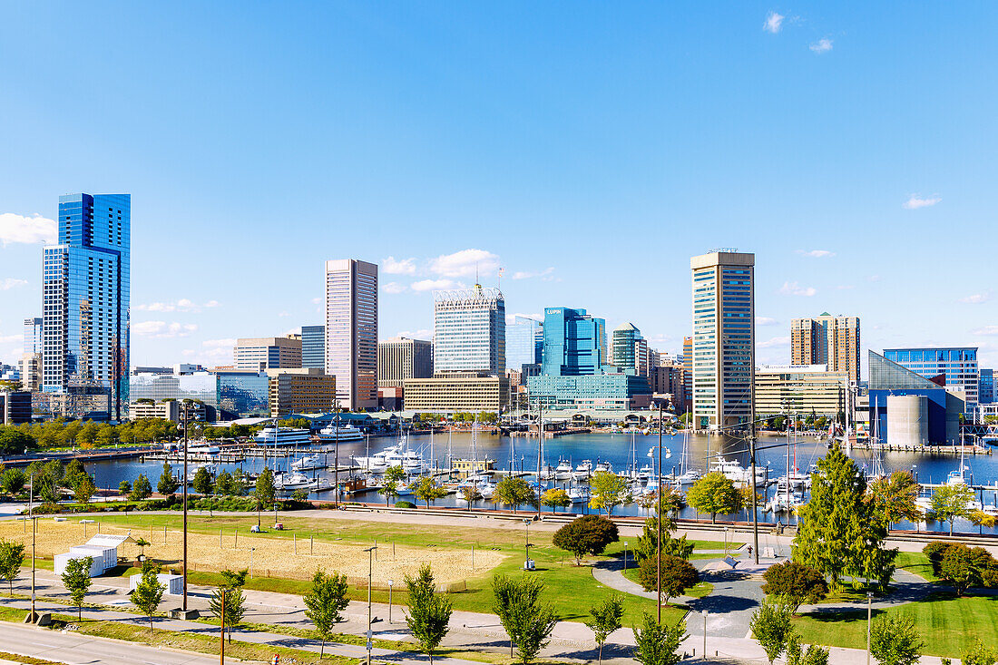 Inner Harbor (Innenhafen) und Rash Field Park in Baltimore, Maryland, USA