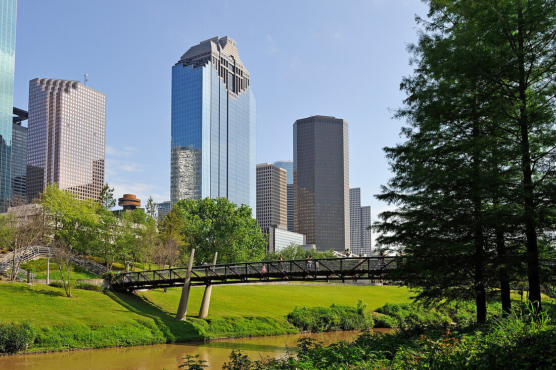 Hobby Center Fußgängerbrücke im Buffalo Bayou Park, Houston, Texas, Vereinigte Staaten von Amerika, Nordamerika