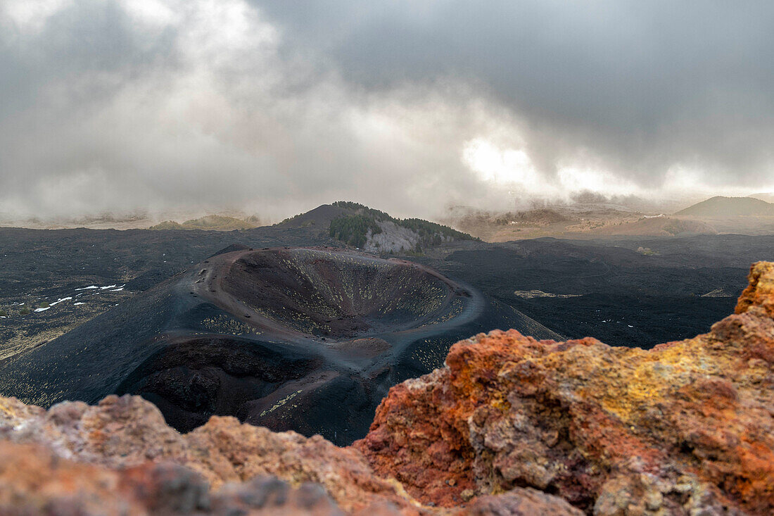 Blick auf Nebenkrater des Ätna, Krater Silvestri, Piccolo cratere sud dell'Etna, UNESCO Weltnaturerbe Vulkan, Schichtvulkan, Ätna, Etna, Italien, Sizilien