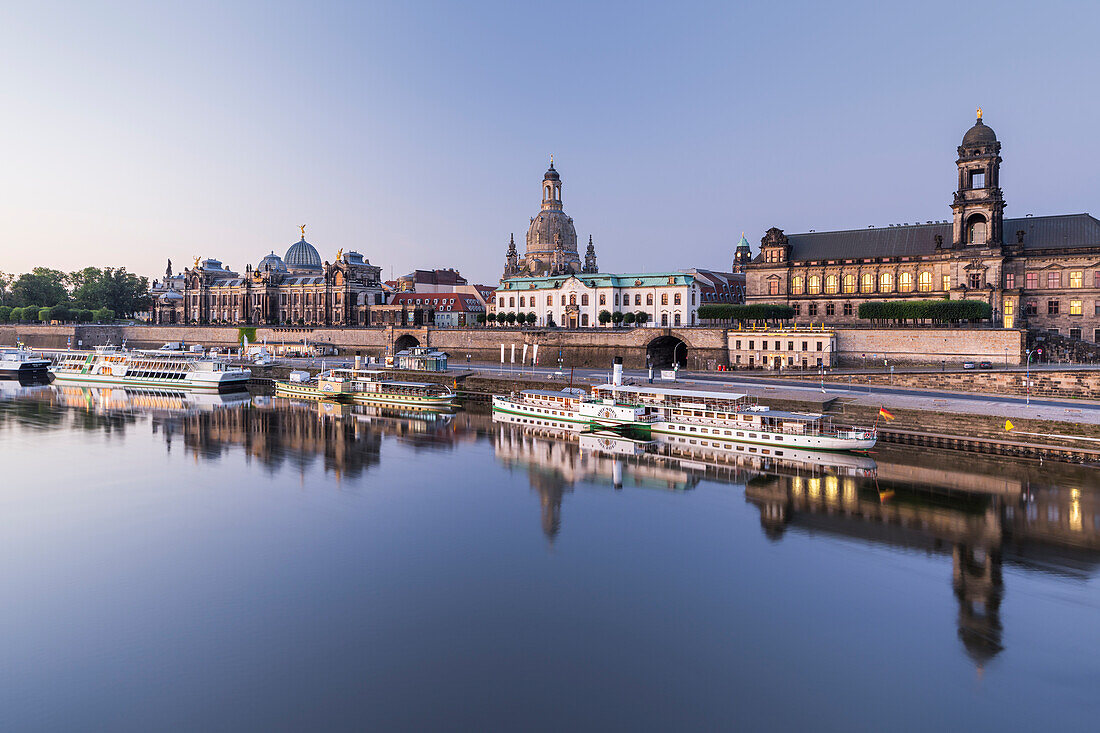 Frauenkirche, Ständehaus, Elbe, Dresden, Sachsen, Deutschland