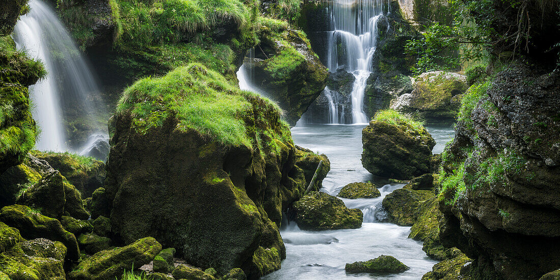  Traunfall, Traun River, Upper Austria, Austria 