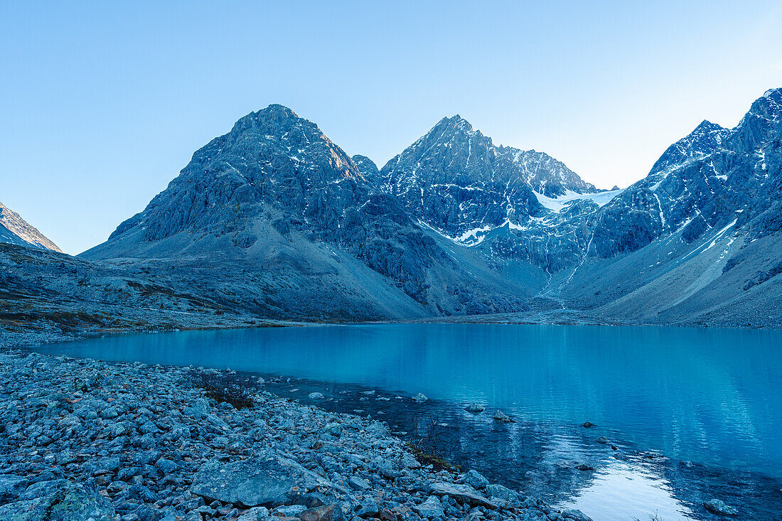  Norway, Lyngen Alps, Lake Blåvatnet) 