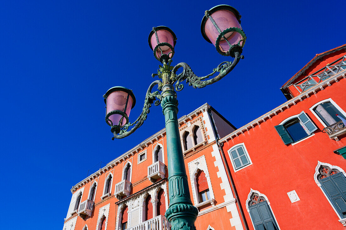  Colorful house facade on the Grand Canal, Venice, Veneto, Italy 