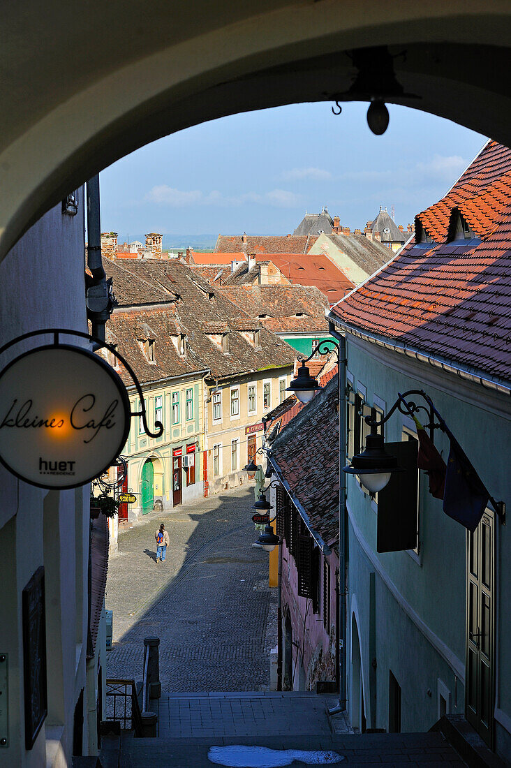 Passage verbindet die Oberstadt mit der Unterstadt vom Huet-Platz, Sibiu, Siebenbürgen, Rumänien, Osteuropa