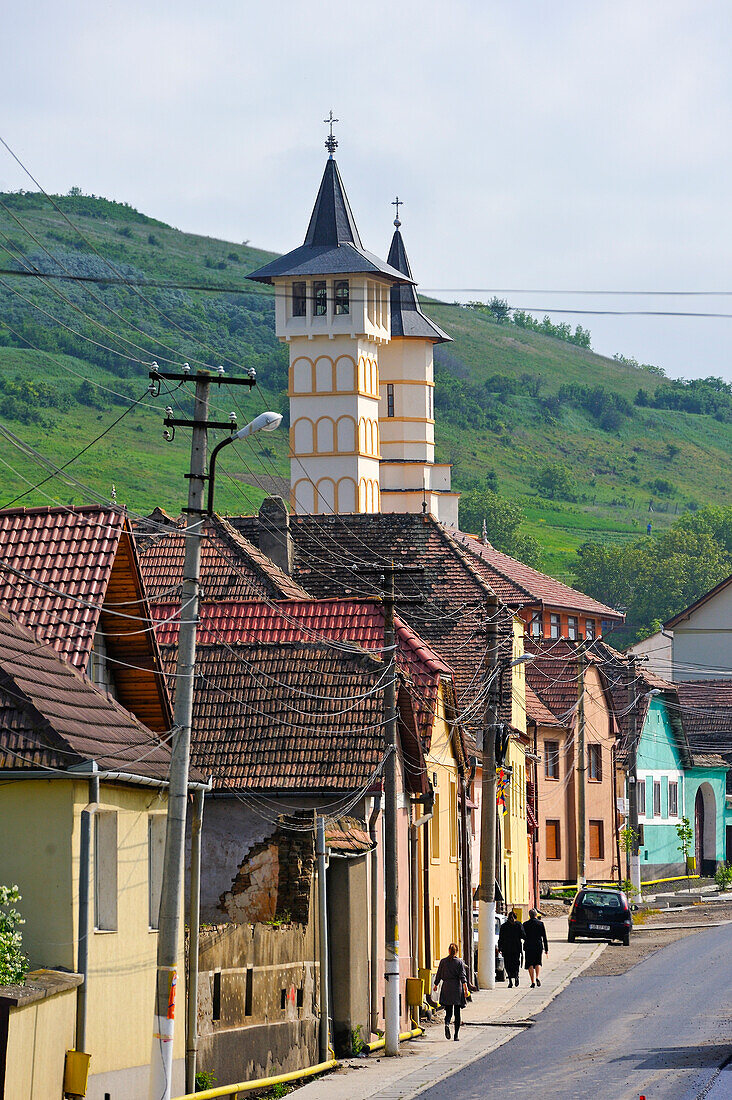 Dorf an der Straße von Sibiu nach Sighisoara, Siebenbürgen, Rumänien, Osteuropa