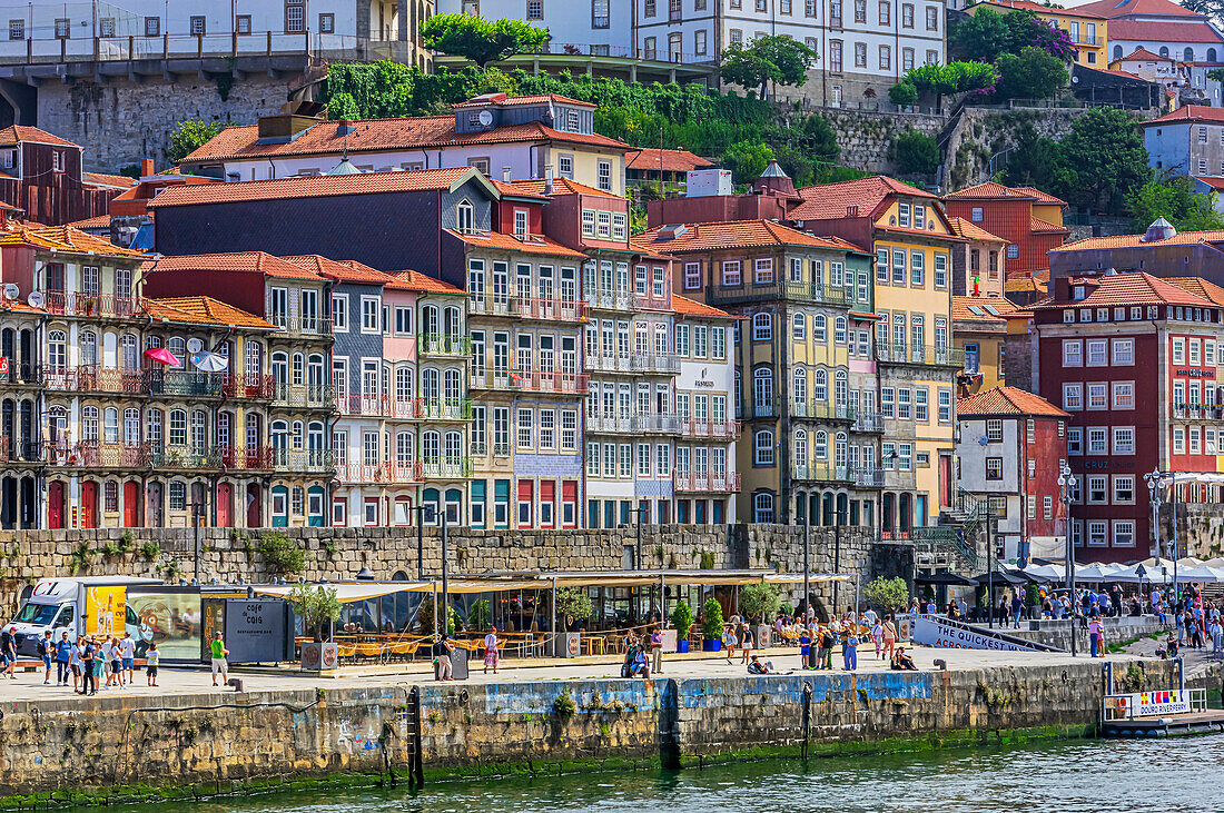 Blick auf die Altstadt Ribeira am Fluss Douro, Porto, Portugal