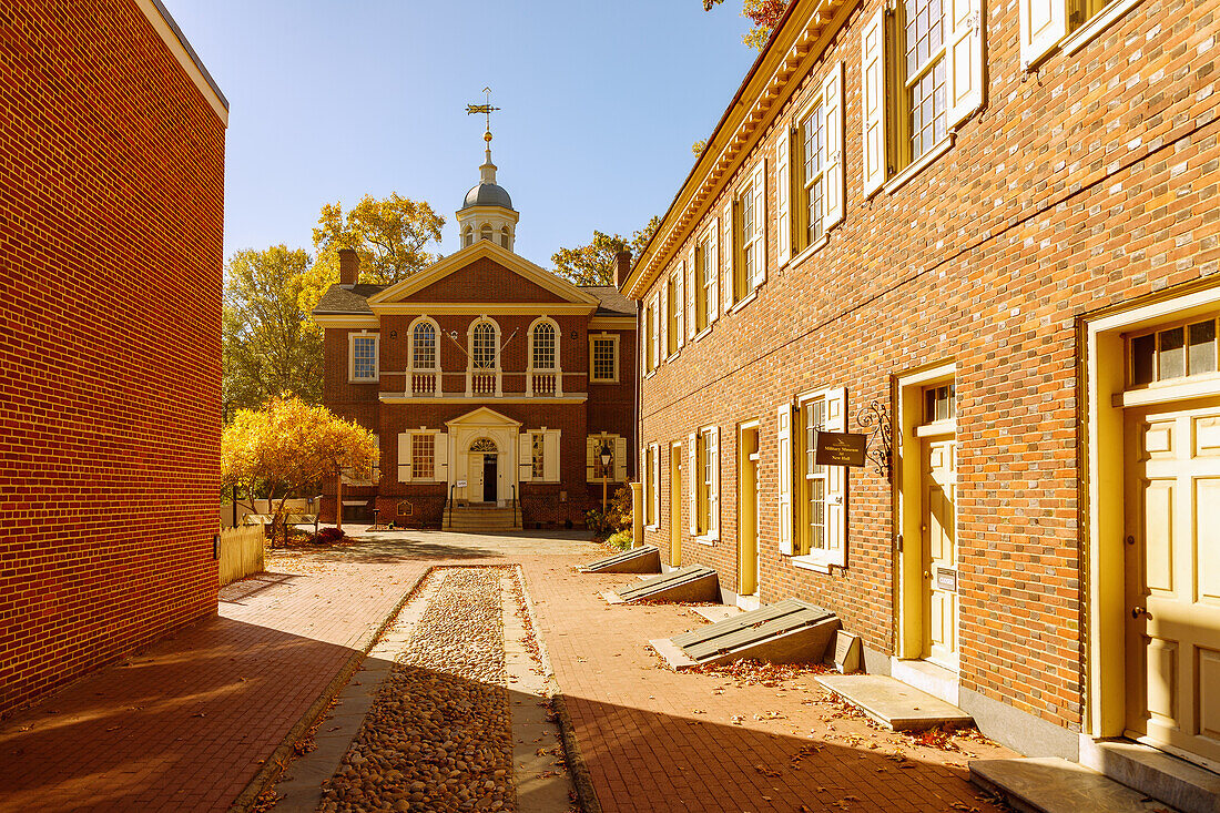  Carpenters&#39; Hall in Independence National Historic Park in the Historic Waterfront District in Philadelphia, Pennsylvania, USA 