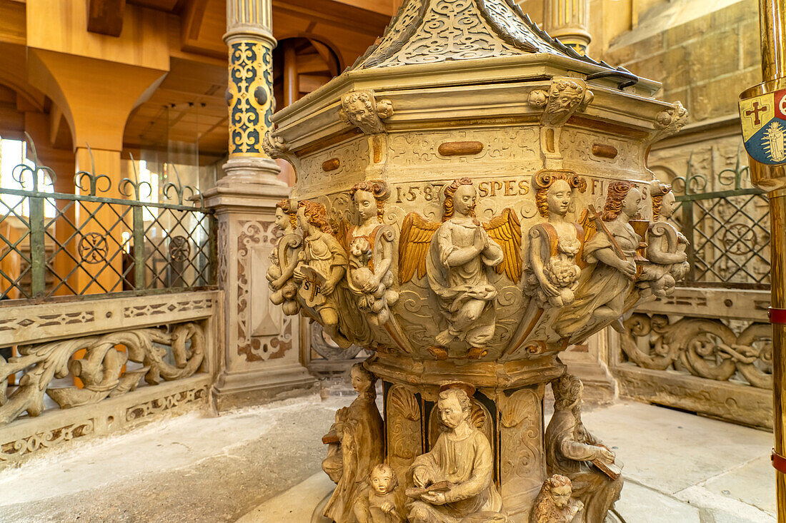  Baptismal font in Erfurt Cathedral St. Mary&#39;s in Erfurt, Thuringia, Germany 