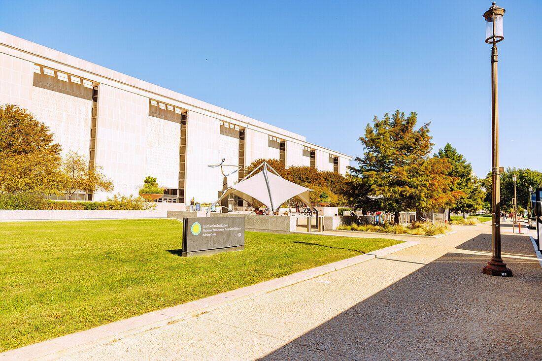 The National Museum of American History (Behring Center) an der National Mall and Memorial Parks in Washington DC, District of Columbia, USA