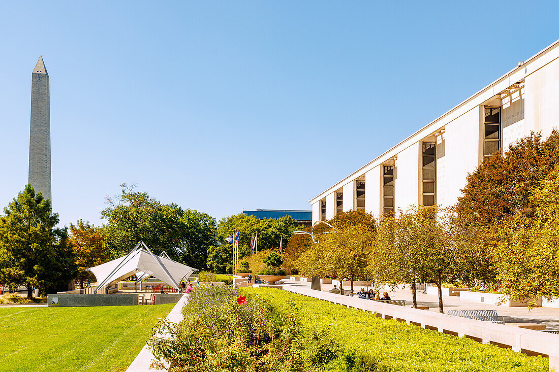  The National Museum of American History (Behring Center) at the National Mall and Memorial Parks in Washington DC, District of Columbia, USA 