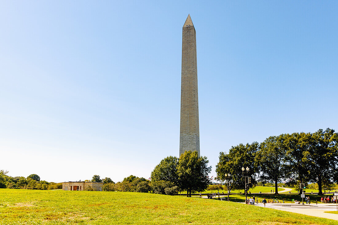 The Washington Monument an der National Mall and Memorial Parks in Washington DC, District of Columbia, USA