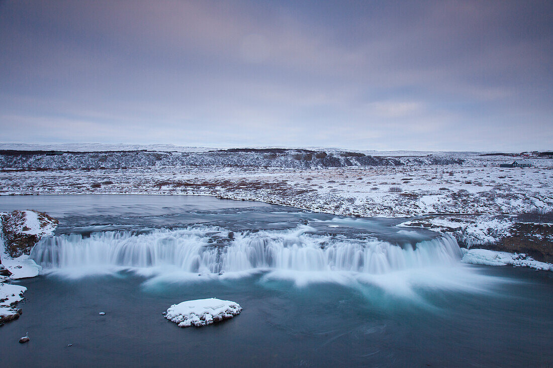 Wasserfall Faxi am Fluss Tungufljot, Winter, Island