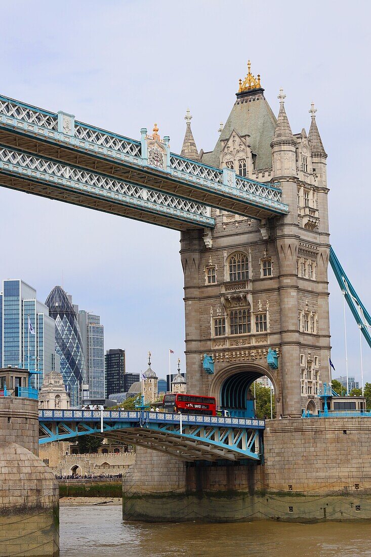  Tower Bridge, London, England 