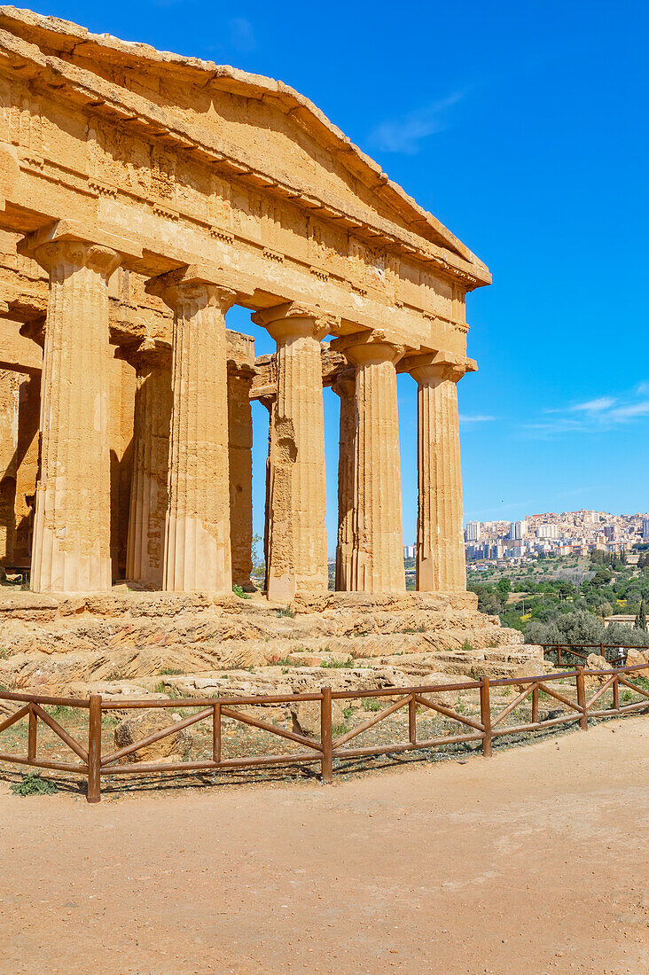 Temple of Concordia, Valley of Temples, Agrigento, Sicily, Italy