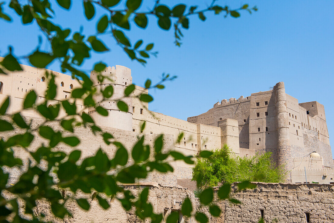 Festung von Balha am Fuße des Jebel Akhdar, Stadt Bahla, Sultanat Oman, Arabische Halbinsel, Naher Osten