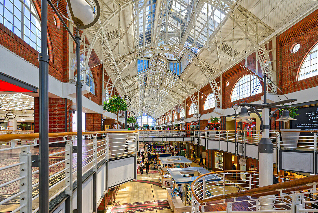 Shopping centre, Victoria & Alfred Waterfront, Cape Town, South Africa, Africa