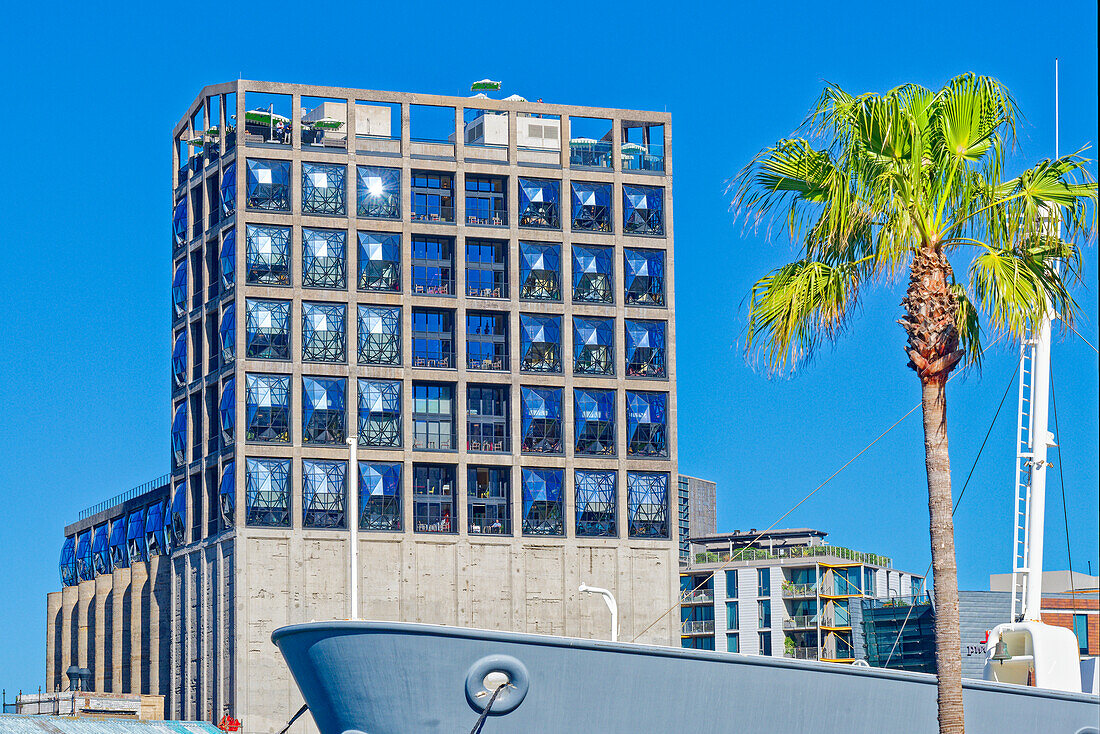 Zeitz Museum of Contemporary Art Africa in einem umgestalteten Getreidesilo, Victoria & Alfred Waterfront, Kapstadt, Südafrika, Afrika