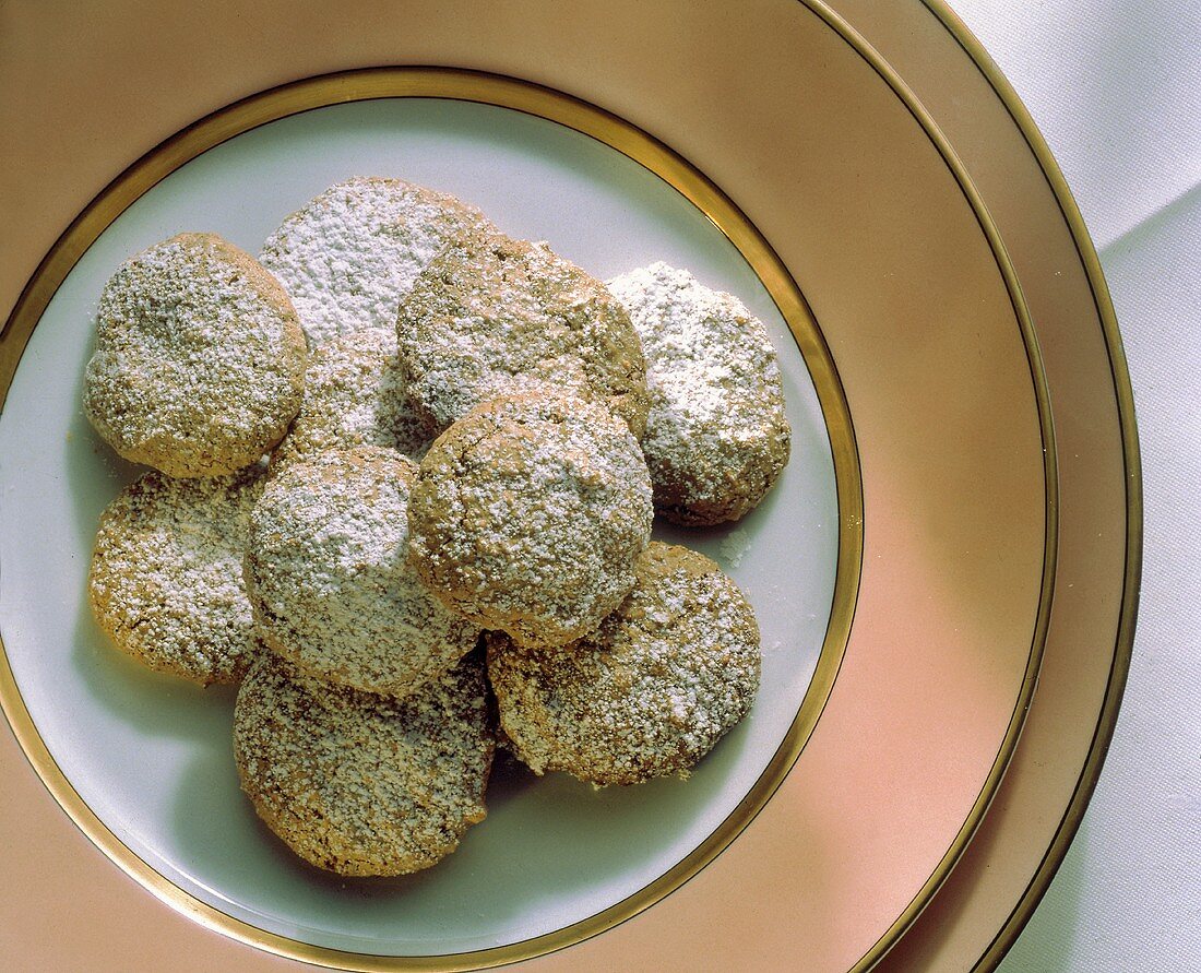 Almond Macaroons with Powdered Sugar