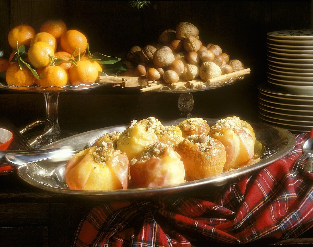 Bratäpfel mit Haselnüssen