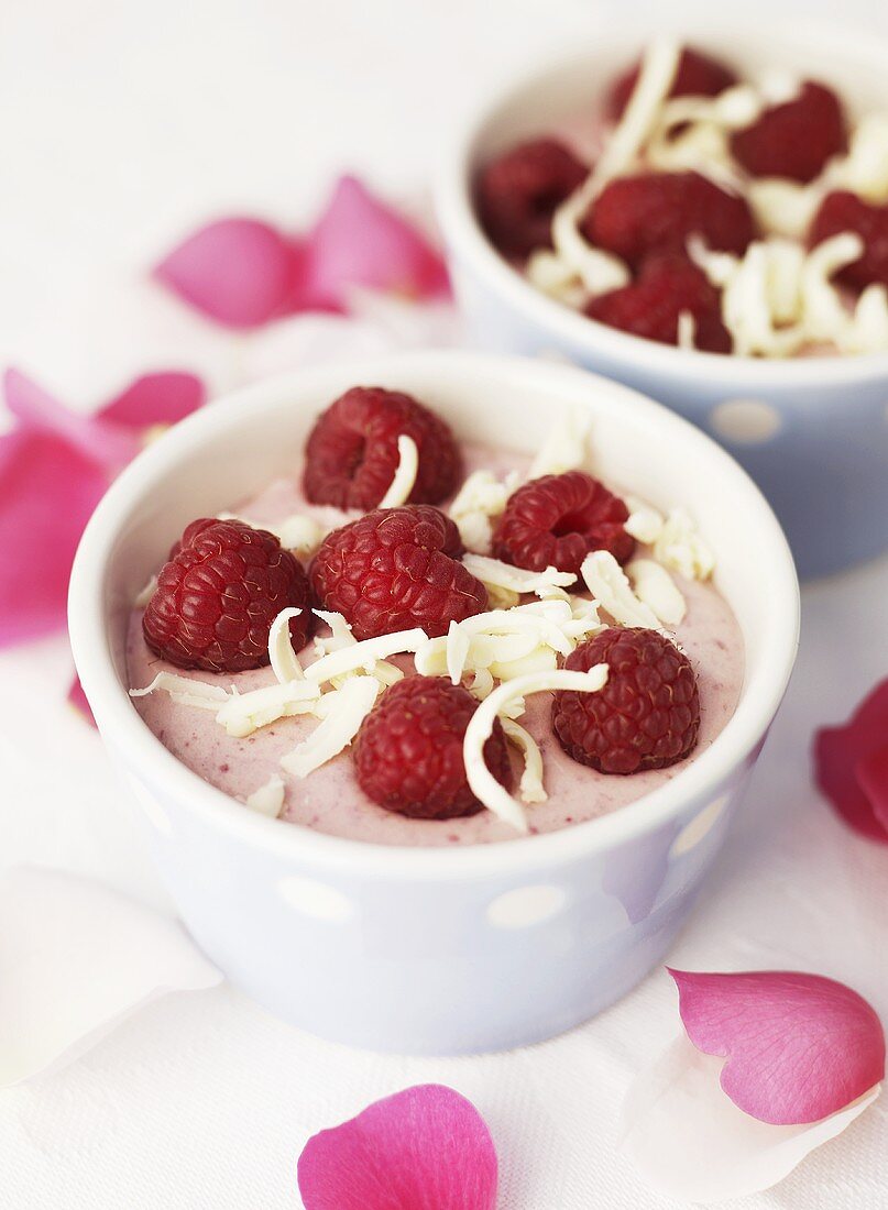 Raspberry cream with white chocolate