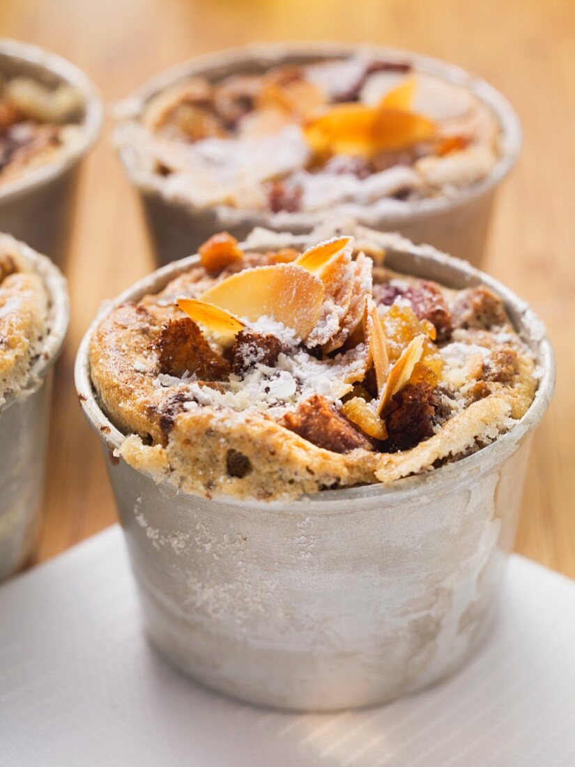 Frankfurter Pudding (Frankfurt style chocolate pudding) in baking tins