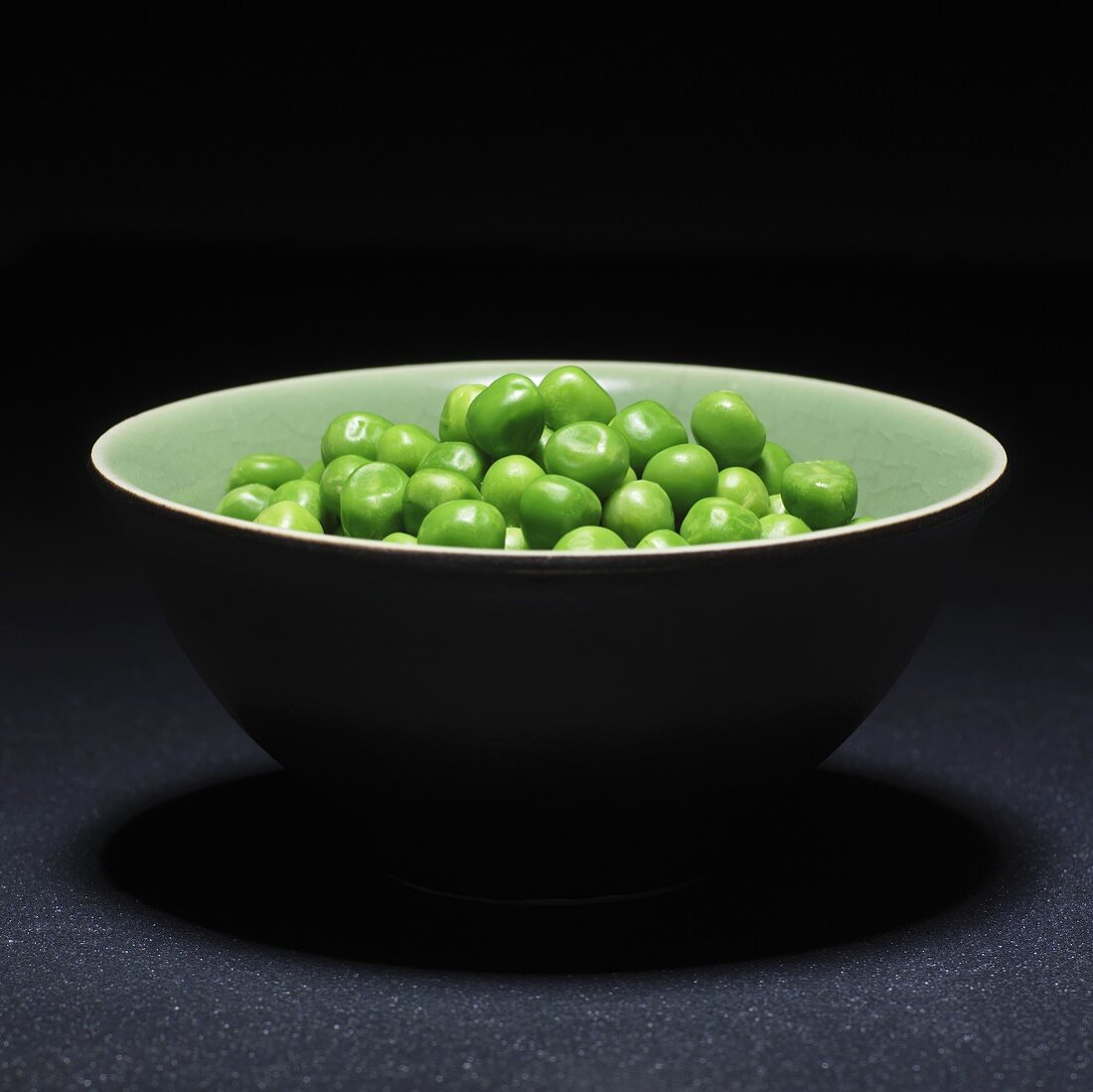 A bowl of peas