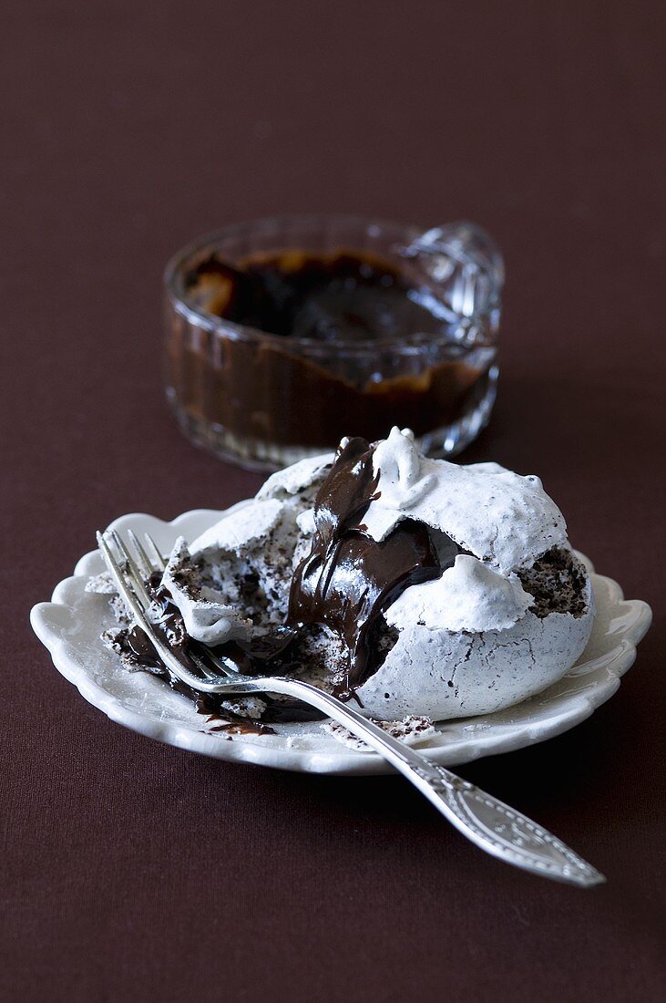 Meringue filled with chocolate