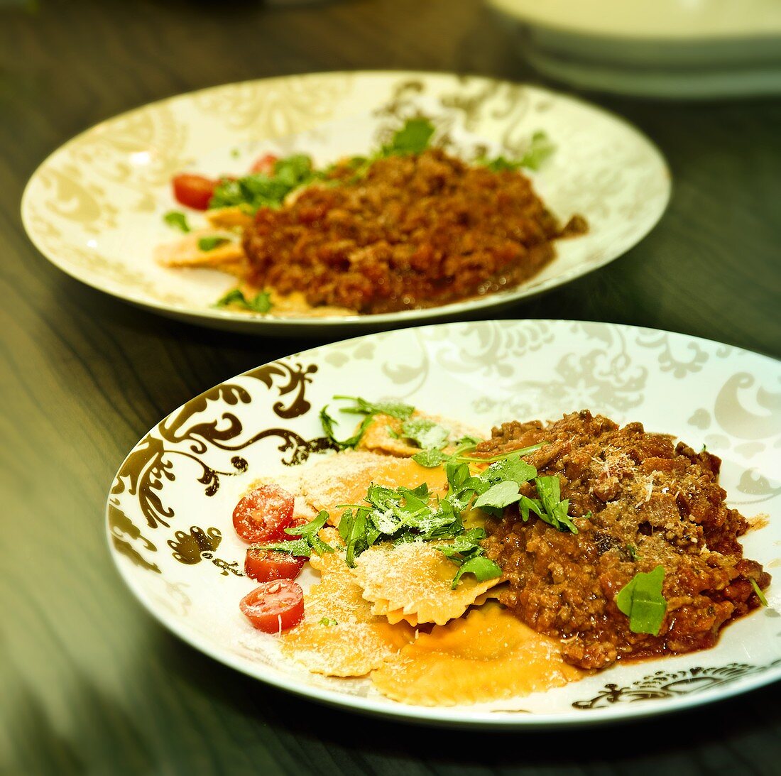 Mezzelune mit Hackfleisch und Rucola