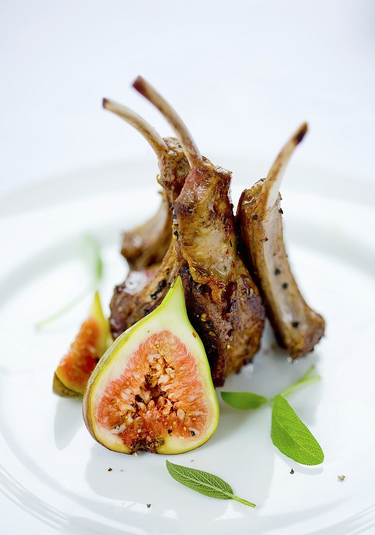 Grilled lamb chops with fresh figs